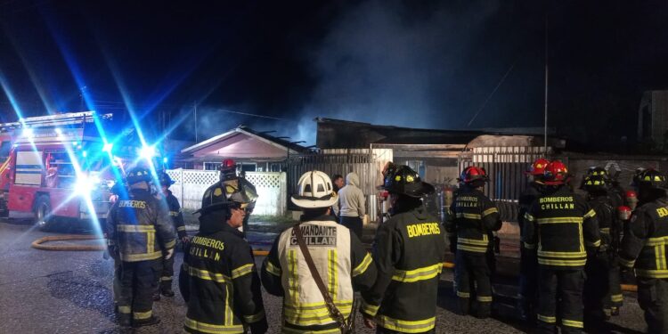 Incendio deja una mujer fallecida y tres casas destruidas en Chillán