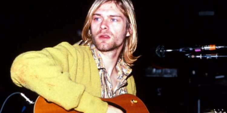 Cuestiona suicidio de Kurt Cobain y apunta a homicidio