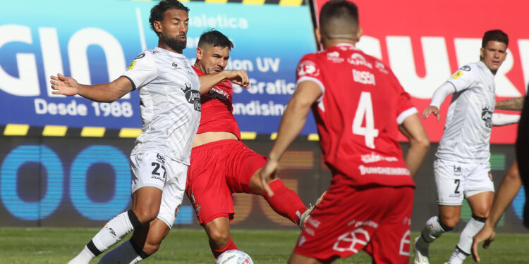 Ñublense no pudo ante Limache y solo rescató un punto