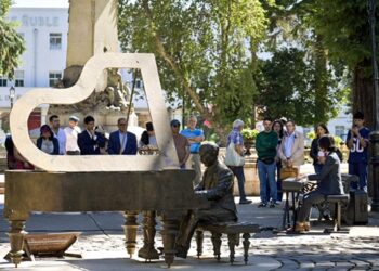 Con música y arte Chillán conmemora natalicio del maestro Claudio Arrau