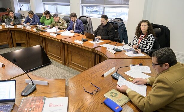 Empadronan a cuidadores de autos frente a quejas de la comunidad por cobros indebidos