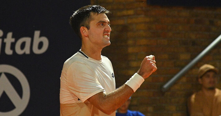 Tomás Barrios salva tres match points y gana increíble partido por retiro de su rival en Buenos Aires: Ahora se le viene el 22 del mundo