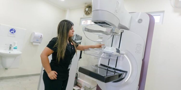 Inauguran nuevo mamógrafo en cesfam de Coihueco