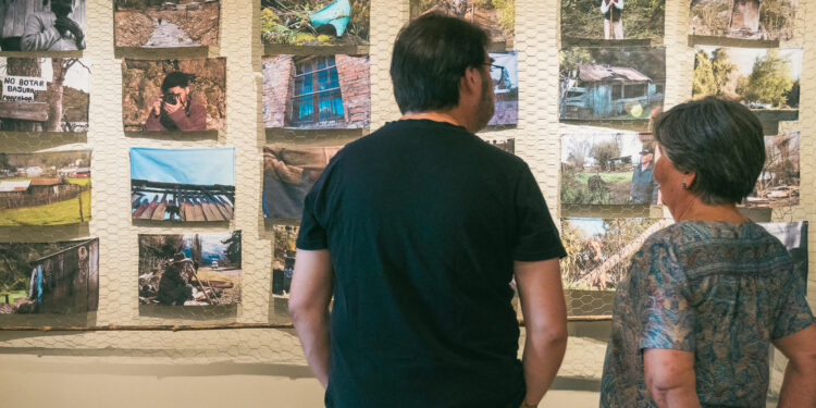 Jóvenes de San Fabián exhiben su mirada del territorio en muestra fotográfica colectiva