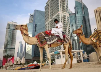 Cómo la guerra de Irán rompió el espejismo de seguridad en lugares del Golfo como Dubái y Qatar (y las millonarias pérdidas que conlleva)