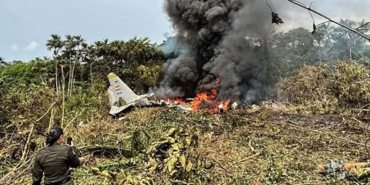 Al menos 66 muertos tras estrellarse un avión de la Fuerza Aérea Colombiana con 128 personas a bordo 