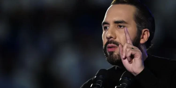 El Salvador aprueba el cambio constitucional impulsado por Bukele para permitir la cadena perpetua