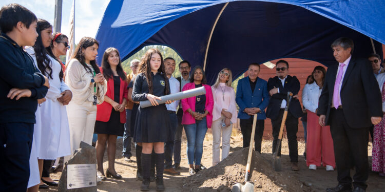 Primera piedra de nueva Escuela Felipe Cubillos marca inicio del Año Escolar Regional 2026
