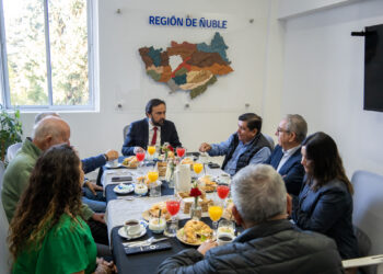  Reconocimiento a gremios de la Construcción y de Agricultores por su compromiso en emergencias y reconstrucción