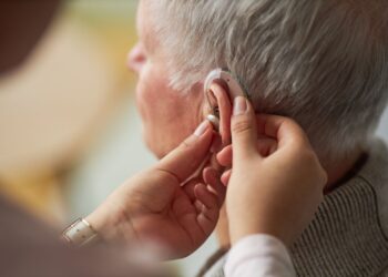 En el Día Mundial de la Salud Auditiva refuerzan prevención y rehabilitación en Ñuble