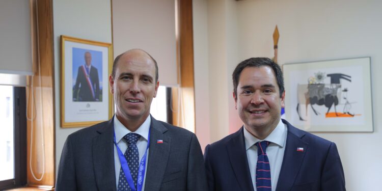 DELEGADO PRESIDENCIAL SE REÚNE CON MINISTRO ARRAU PARA AVANZAR EN OBRAS CLAVE PARA EL DESARROLLO DE ÑUBLE