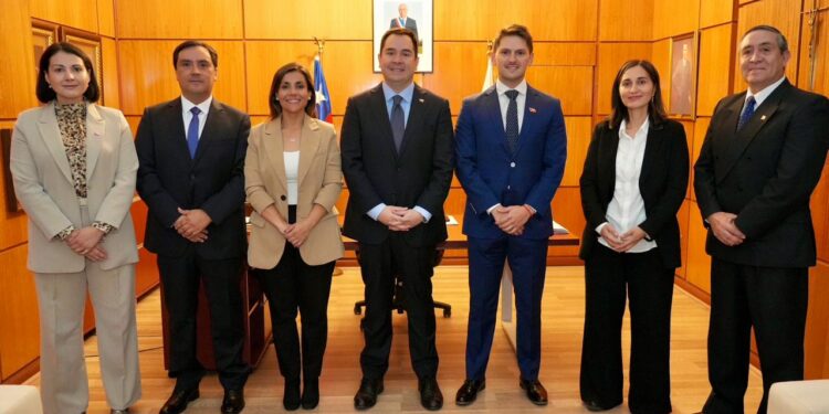 DELEGADO PRESIDENCIAL ANUNCIA CINCO NUEVOS SEREMIS EN ÑUBLE