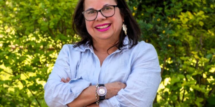 Artista visual Jacqueline Santos rinde homenaje a Luis Guzmán a través de exposición en Galería FEDUH