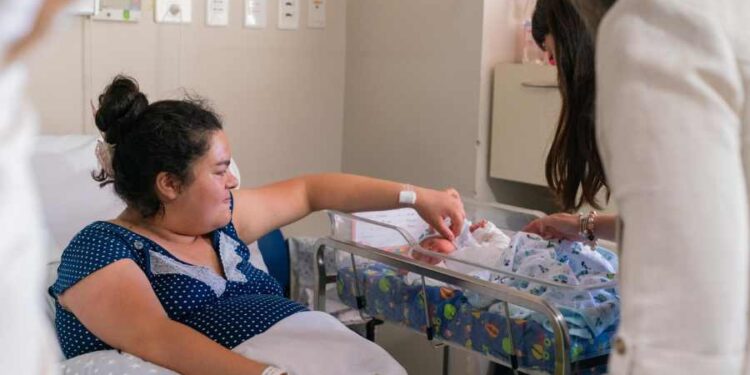 Inmunización de recién nacidos contra virus sincicial alcanza un 21,6% en Ñuble