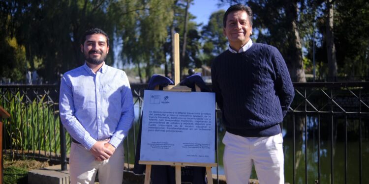 Rinden homenaje a Germain de la Fuente con inauguración placa conmemorativa