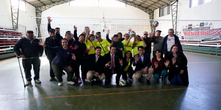 Con operativo de vacunación a personas mayores de San Carlos refuerzan protección de personas mayores en Ñuble