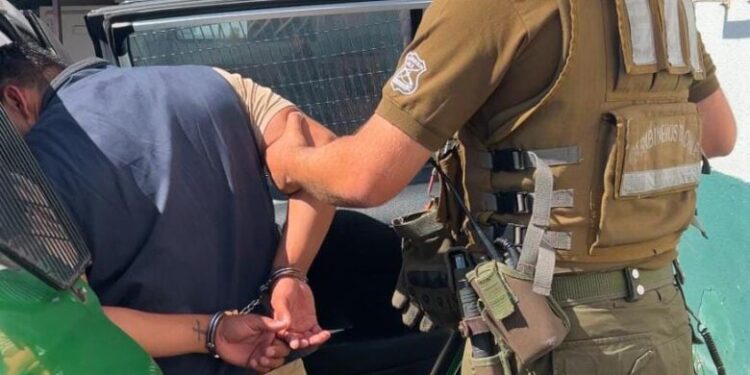 Detienen a tres sujetos involucrados en robo tras choque en medio persecución en ruta 5 Sur