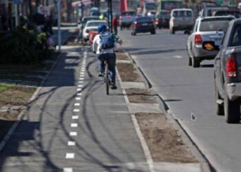 APRUEBA PROYECTO DE CICLOVÍA EN AV. CIRCUNVALACIÓN ORIENTE, COMUNA DE CHILLÁN.