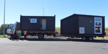 LLEGAN A BULNES LAS PRIMERAS VIVIENDAS INDUSTRIALIZADAS PARA LA RECONSTRUCCIÓN