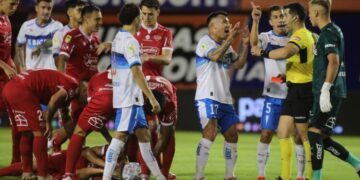 Ñublense cae ante Universidad Católica tras reiterado  polémico arbitraje