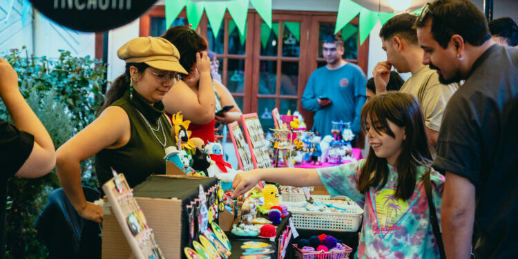 Centro Cultural Hojalata celebra 18 años con feria de artistas abierta a la comunidad en Chillán