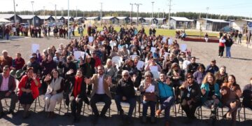 240 familias de Campanario reciben títulos de propiedad