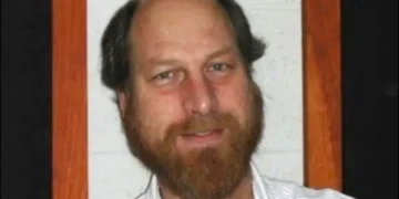 Cómo las teorías conspirativas que rodean la muerte o desaparición de 10 científicos de renombre en EE.UU. están afectando a sus familias