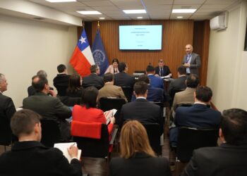 DELEGADO PRESIDENCIAL REALIZA GABINETE REGIONAL EN CONTRALORÍA CON CAPACITACIÓN EN PROBIDAD Y TRANSPARENCIA