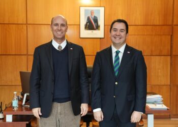 MINISTRO DE OBRAS PÚBLICAS Y DELEGADO PRESIDENCIAL REFUERZAN AGENDA PARA AVANZAR EN SEGURIDAD HÍDRICA Y CONECTIVIDAD EN ÑUBLE