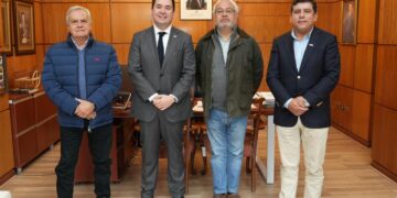 DELEGADO PRESIDENCIAL SE REÚNE CON GREMIOS PARA ABORDAR PROYECTO DE RECONSTRUCCIÓN Y AGENDA DE REACTIVACIÓN REGIONAL