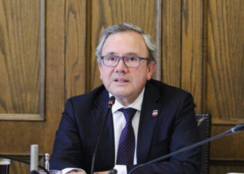 Senador Sanhueza propone dar urgencia a proyecto del SAE y avanzar con mejoras durante su tramitación.