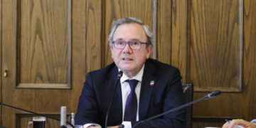 Senador Sanhueza propone dar urgencia a proyecto del SAE y avanzar con mejoras durante su tramitación.