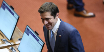 Diputado Martínez valora que el Gobierno acogiera propuesta de subsidiar gas licuado para enfrentar alza de precios en combustibles y transporte