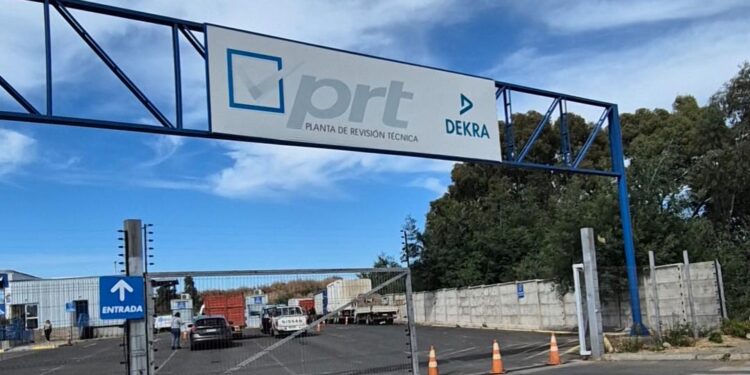 Adelantan horario de atención en Plantas de Revisión Técnica para reducir congestión en accesos vehiculares