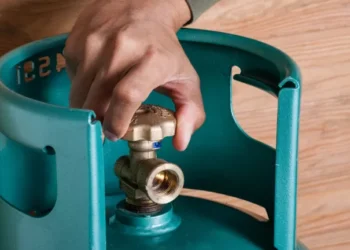 Bono Gas 2026: Ministro Claudio Alvarado aclara dudas sobre implementación