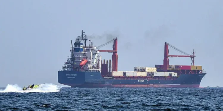 Irán anuncia la reapertura del estrecho de Ormuz mientras dure el alto el fuego con EE.UU. e Israel