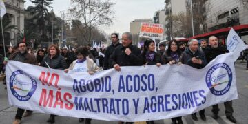 COLEGIO DE PROFESORES ANTE AMENAZAS DE RETROCESO DE LOS DERECHOS LABORALES Y SOCIALES