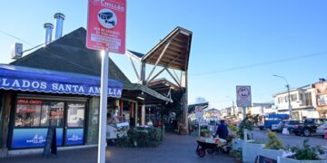 Corte de tránsito y desvíos del transporte público en el centro de Chillán.