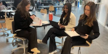 Suecia vuelve al lápiz y papel: por qué uno de los países más tecnológicos de Europa está reduciendo la educación digital