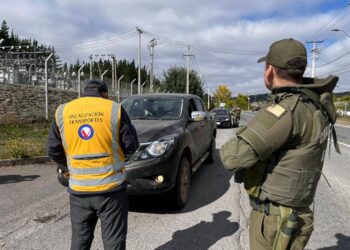 FISCALIZACIÓN DE TRANSPORTES EN QUIRIHUE: A TRAVÉS DE CONTROLES VEHICULARES AUTORIDADES BUSCAN REFORZAR SEGURIDAD EN RUTAS