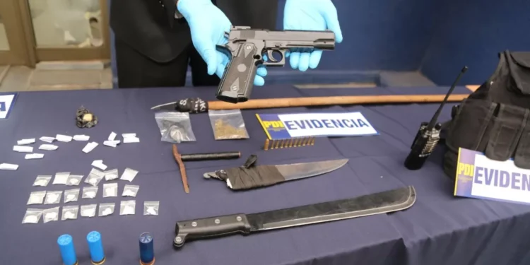 Descubren artefacto incendiario y droga en procedimiento por robo en San Carlos: hay tres imputados