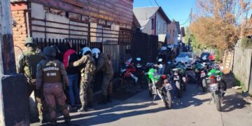 Operativo en villa Las Almendras dejó 20 detenidos.