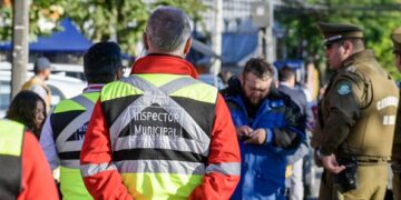 Carabineros capacita a inspectores municipales de Chillán para aplicar nueva Ley de Seguridad