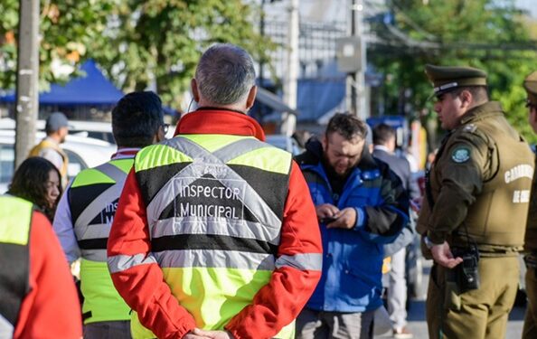 Carabineros capacita a inspectores municipales de Chillán para aplicar nueva Ley de Seguridad