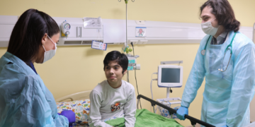 Hospital de Chillán y UCSC inauguran año académico del primer programa de especialidad en Pediatría de Ñuble