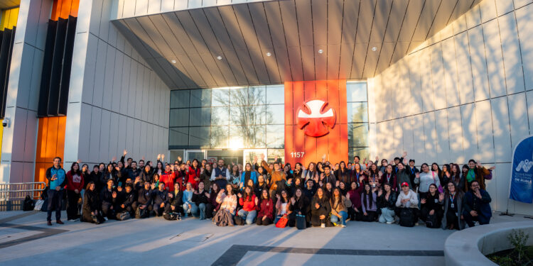 Puertas abiertas a la inclusión: Más de 100 futuros profesionales y comunidad civil conocen el nuevo Instituto Teletón Ñuble