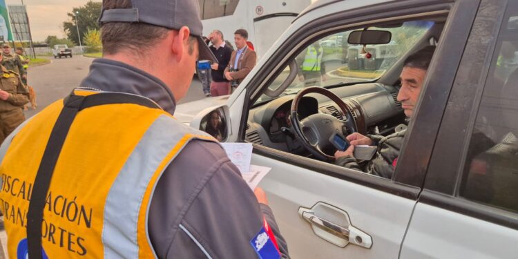 Fiscalizaciones en fin de semana largo dejan 14 infracciones en Ñuble y refuerzan llamado a la seguridad vial