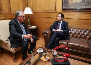 DELEGADO PRESIDENCIAL SE REÚNE CON MINISTRO DE AGRICULTURA PARA ABORDAR SITUACIÓN DEL SECTOR REMOLACHERO EN ÑUBLE