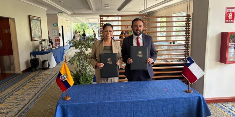 Gobierno Regional firma histórico hermanamiento con la provincia ecuatoriana de Pichincha
