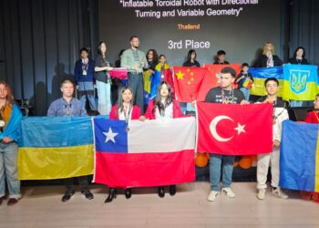 Equipo del Liceo Politécnico de San Carlos obtuvo medalla de plata en Mundial Infomatrix 2026 en Rumania